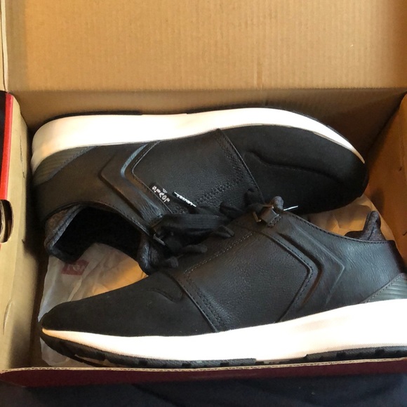 Levi’s shoes - Picture 2 of 4